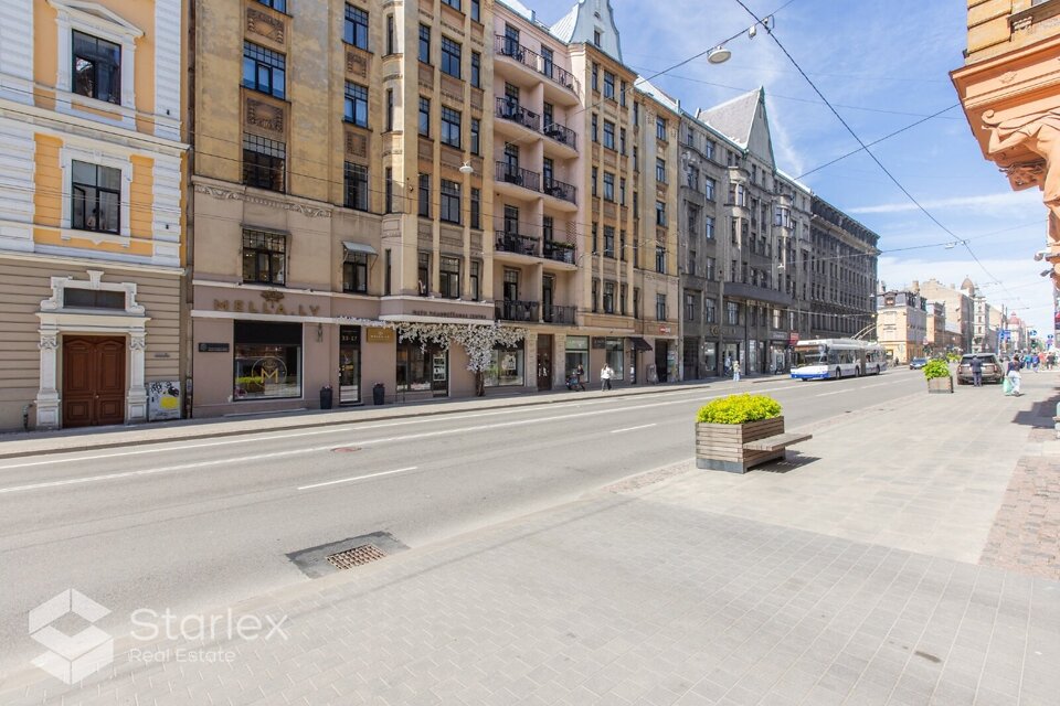 Čaka 33, Rīga