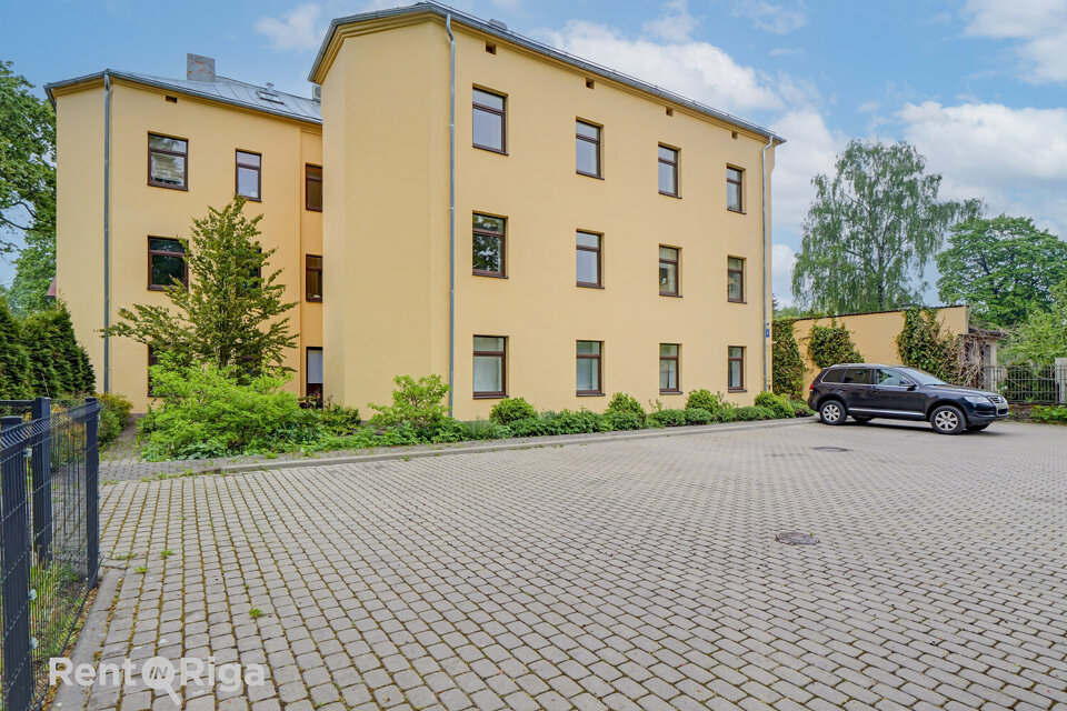 Īves iela 3, Rīga