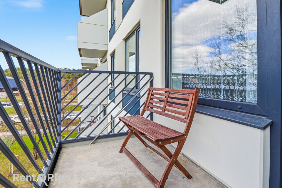 Dzelzavas iela 104, Rīga