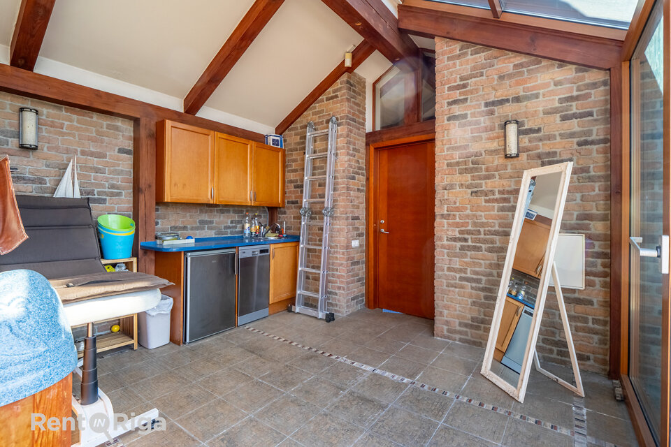 Mazā Smilšu iela 12, Rīga