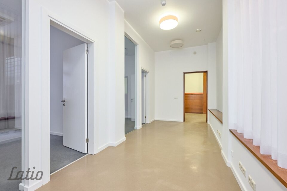 Vaļņu iela 11, Rīga