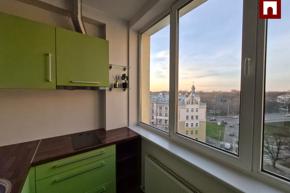 Klusā iela 18, Rīga