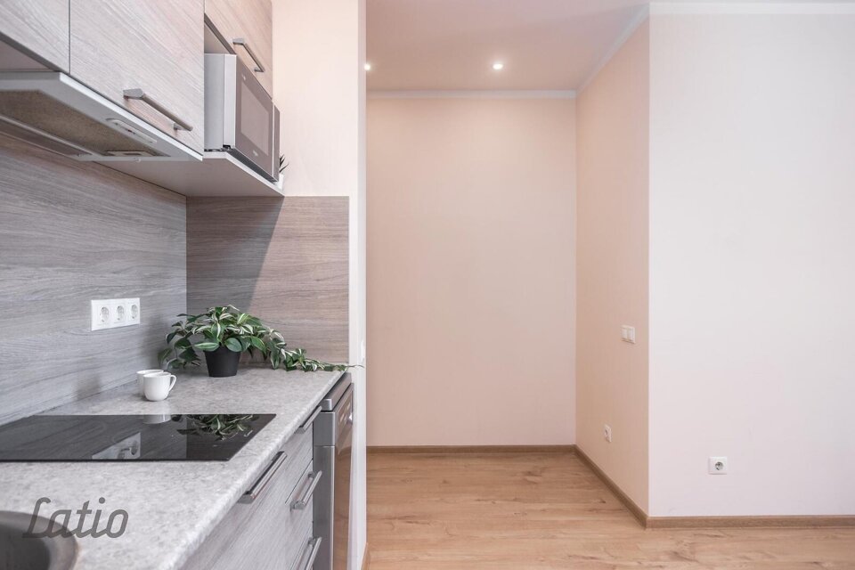 Sparģeļu iela 10, Rīga