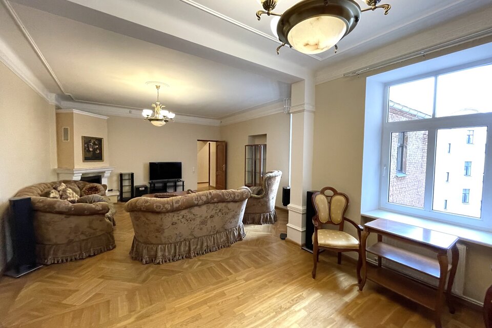 Elizabetes iela 8, Rīga