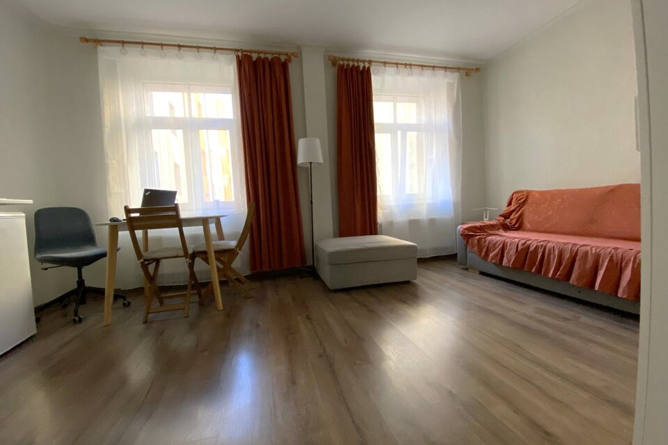 Alūksnes iela 1, Rīga