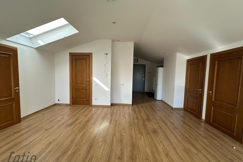 Sparģeļu iela 10, Rīga