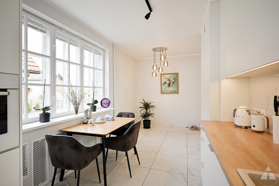 Tulpju iela 11, Rīga