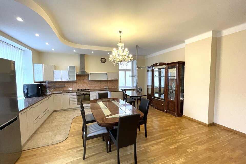 Elizabetes iela 8, Rīga