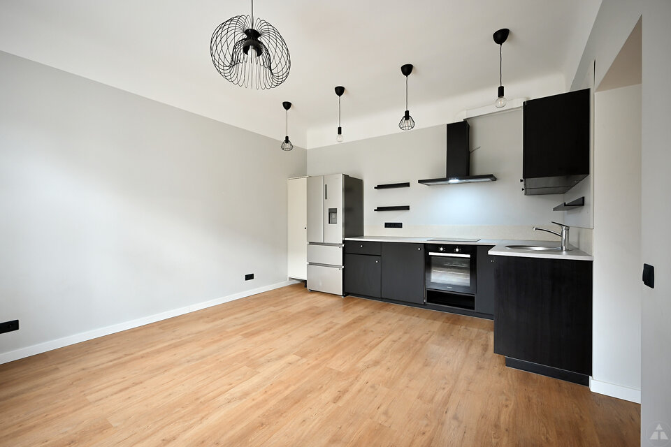 Ropažu iela 98, Rīga