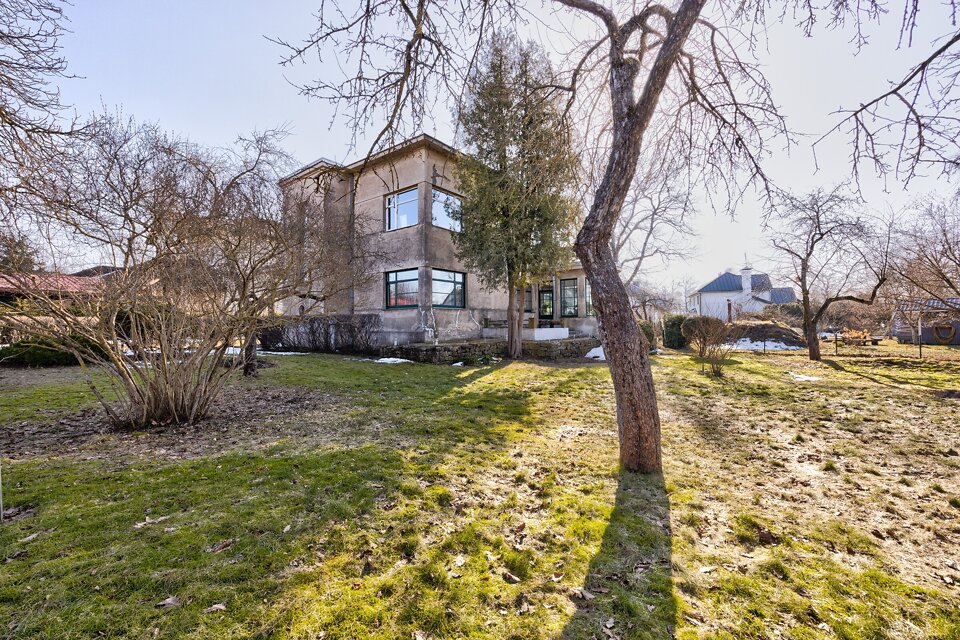 Mežotnes iela 38, Rīga