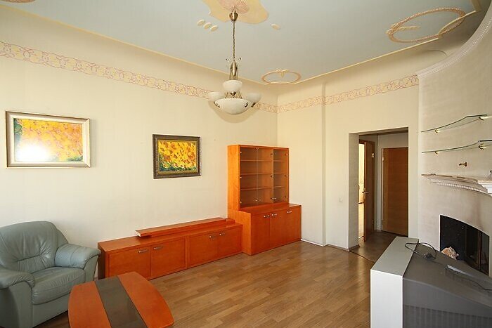 Strūgu iela 2, Rīga