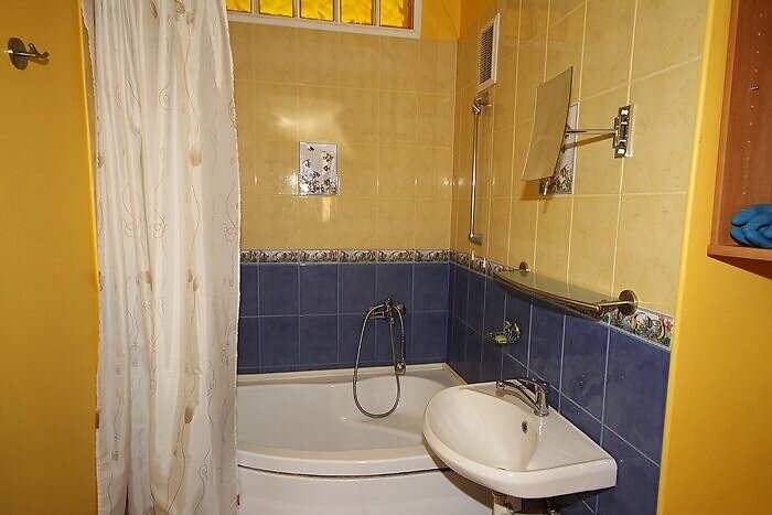 Strūgu iela 2, Rīga