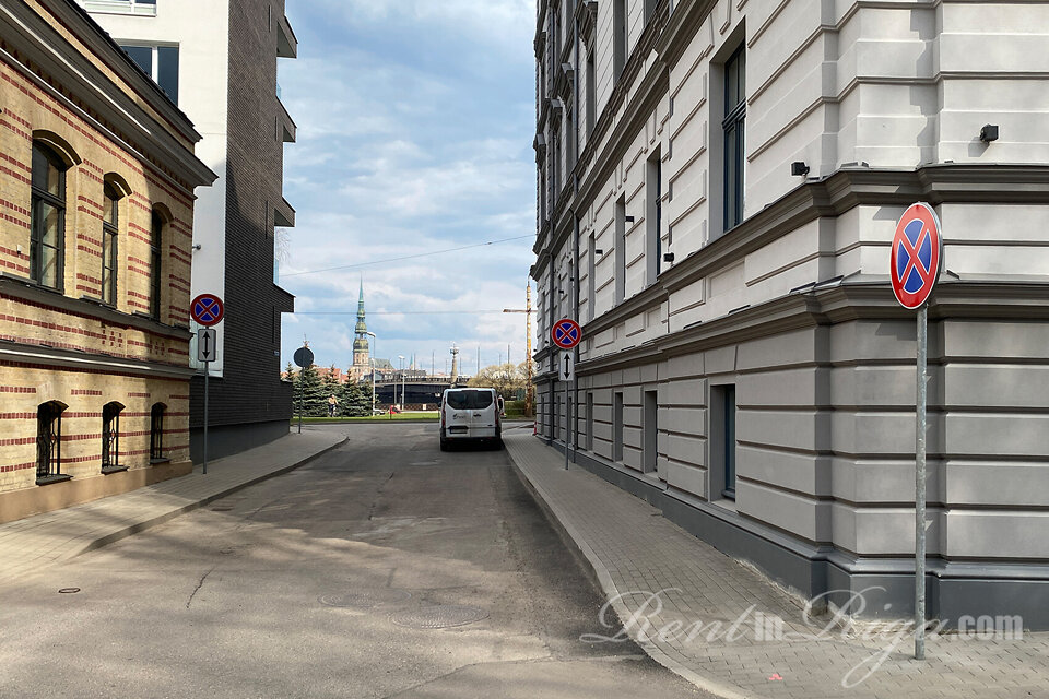 Kuģu iela 13, Rīga