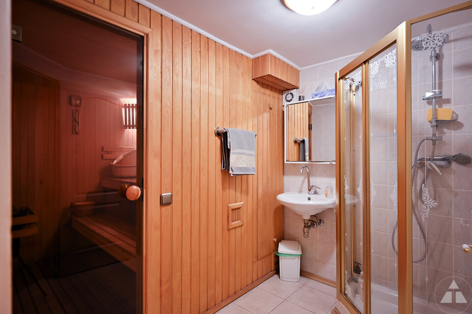 Tulpju iela 11, Rīga