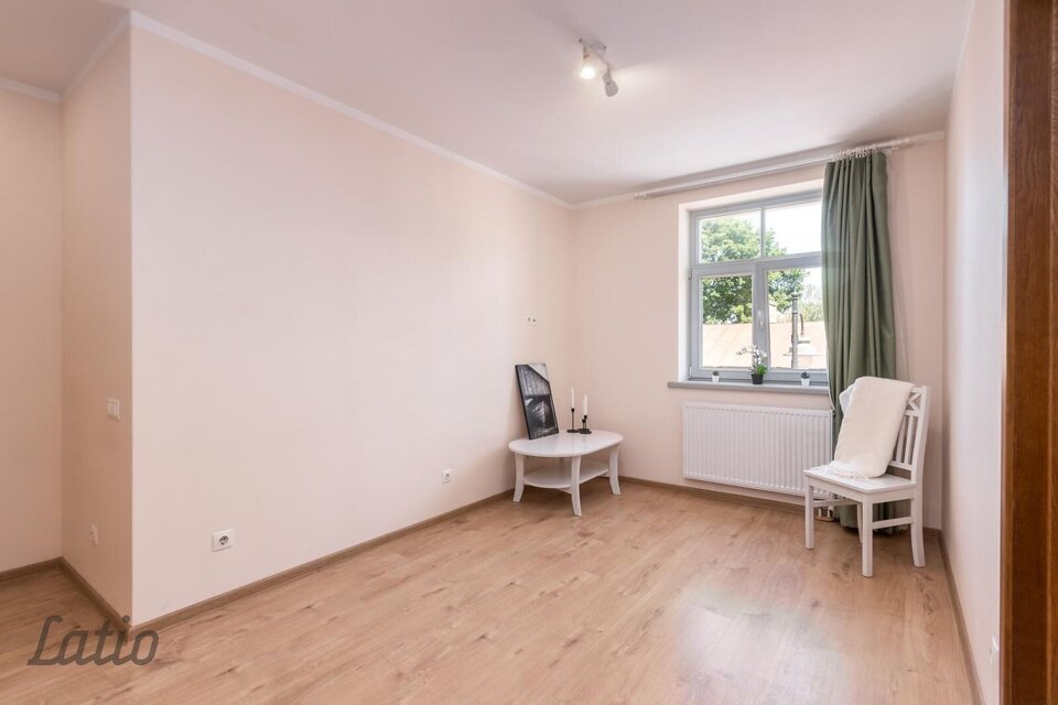 Sparģeļu iela 10, Rīga