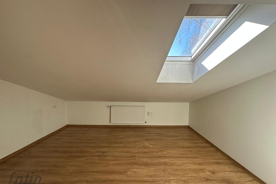 Sparģeļu iela 10, Rīga