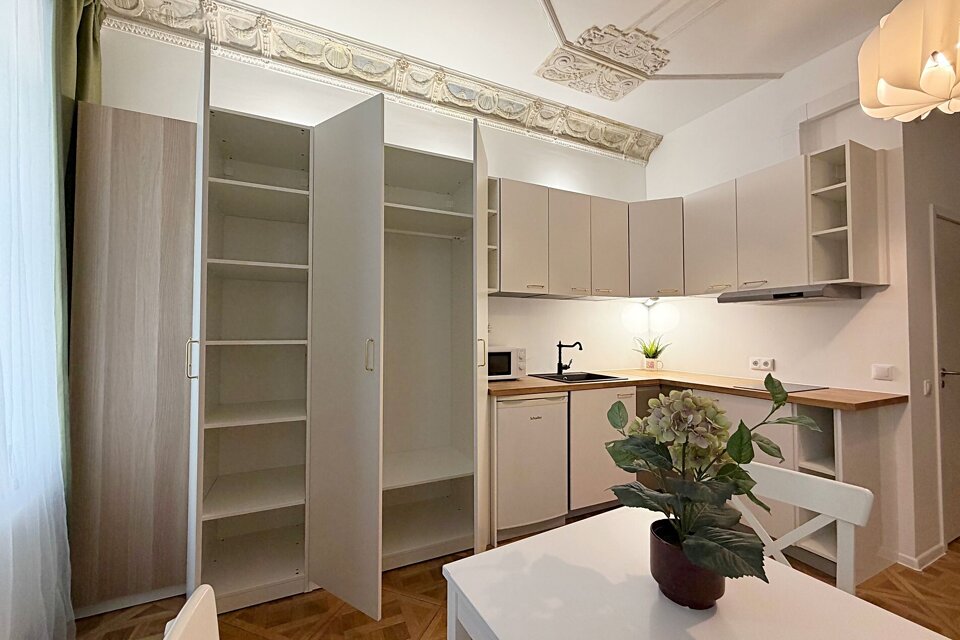 Lāčplēša iela 18, Rīga