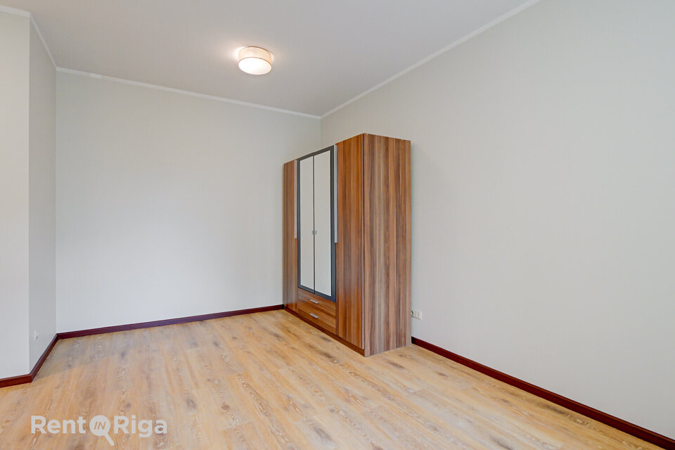 Īves iela 3, Rīga