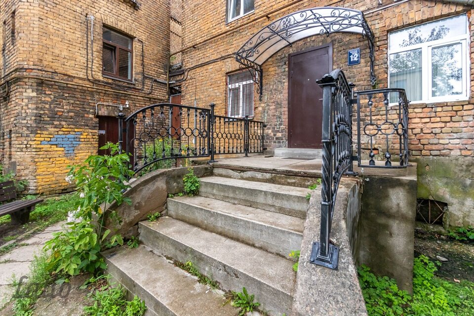 Mazā Piena iela 12, Rīga