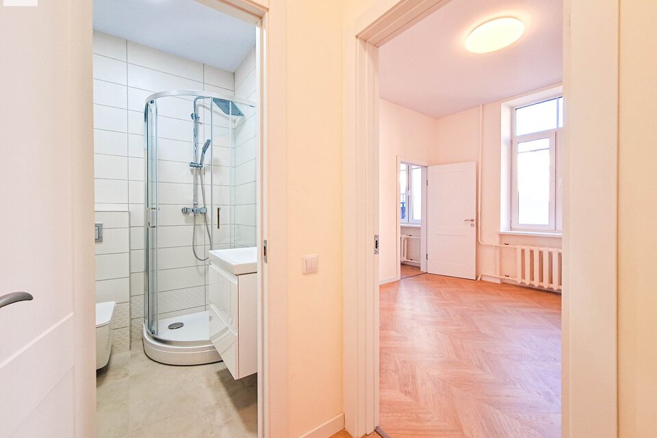 Tērbatas iela 5, Rīga