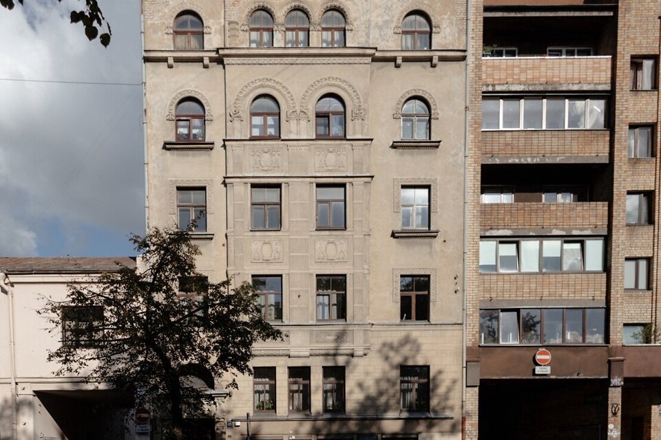 Pērnavas iela 43, Rīga
