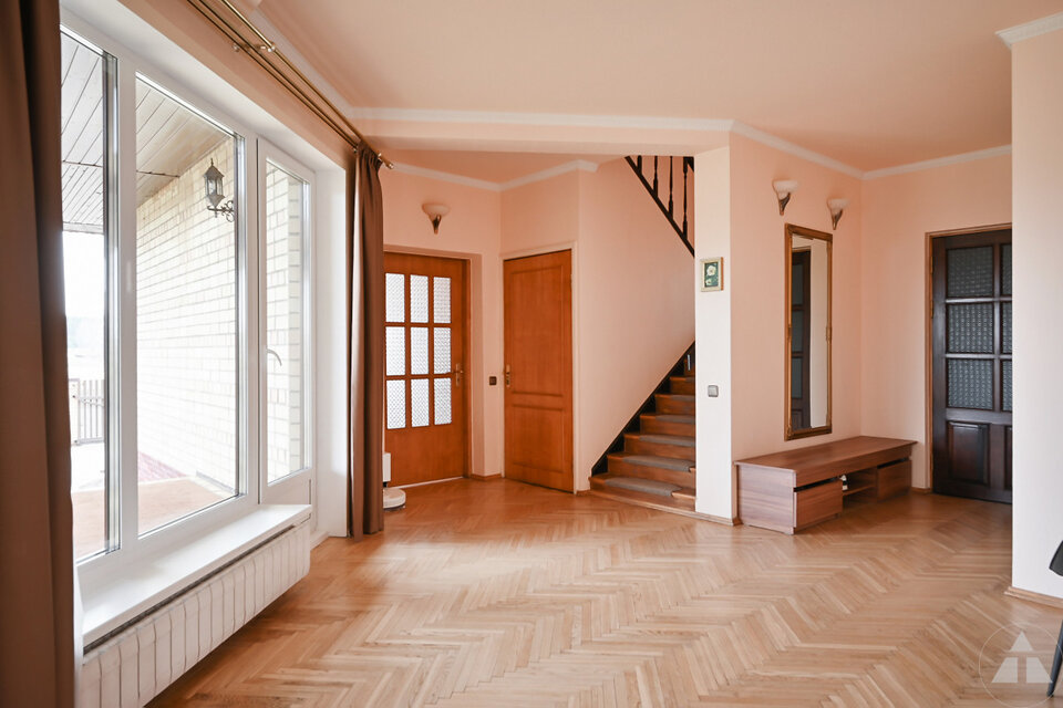 Tulpju iela 11, Rīga