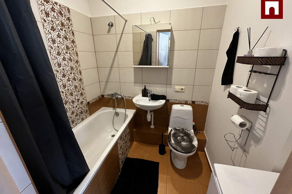 Klusā iela 18, Rīga