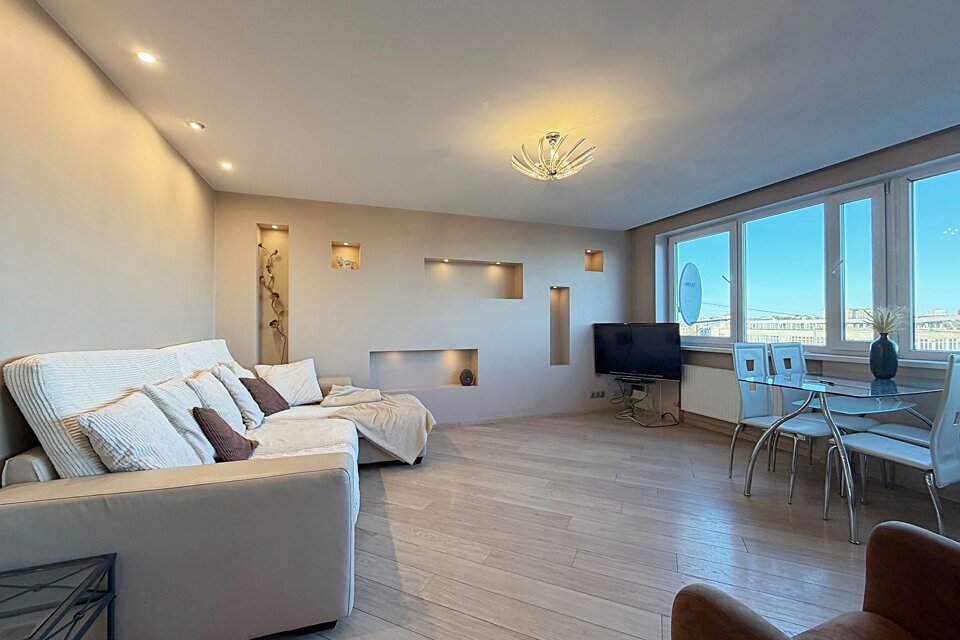 Zirņu iela 5, Rīga