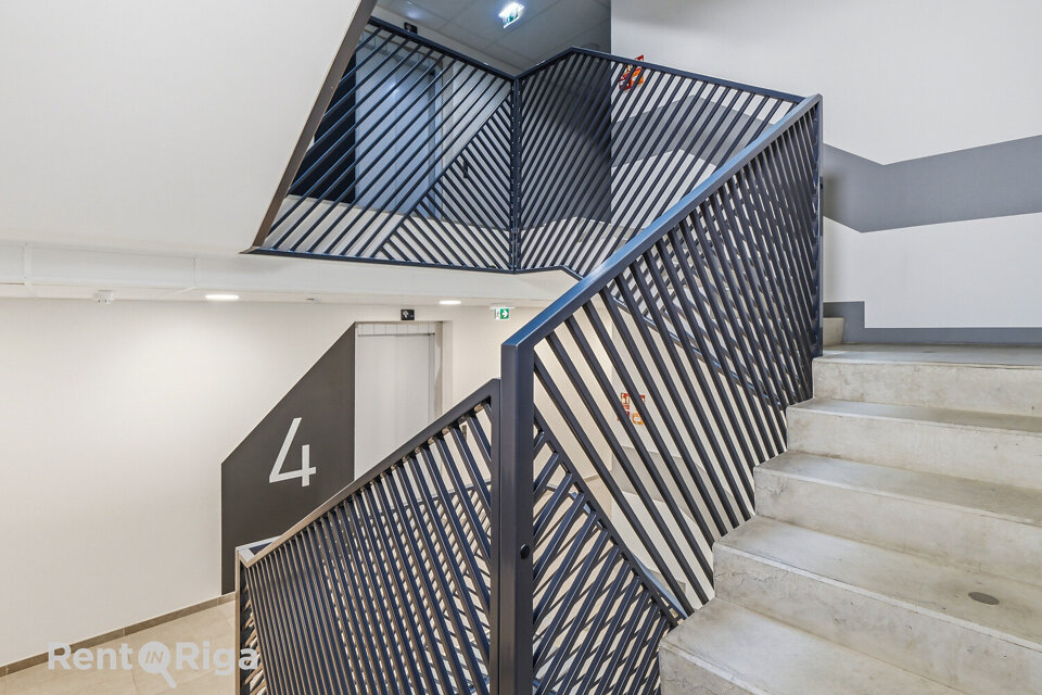 Dzelzavas iela 104, Rīga