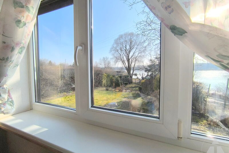 Daugavmalas iela 75, Rīga