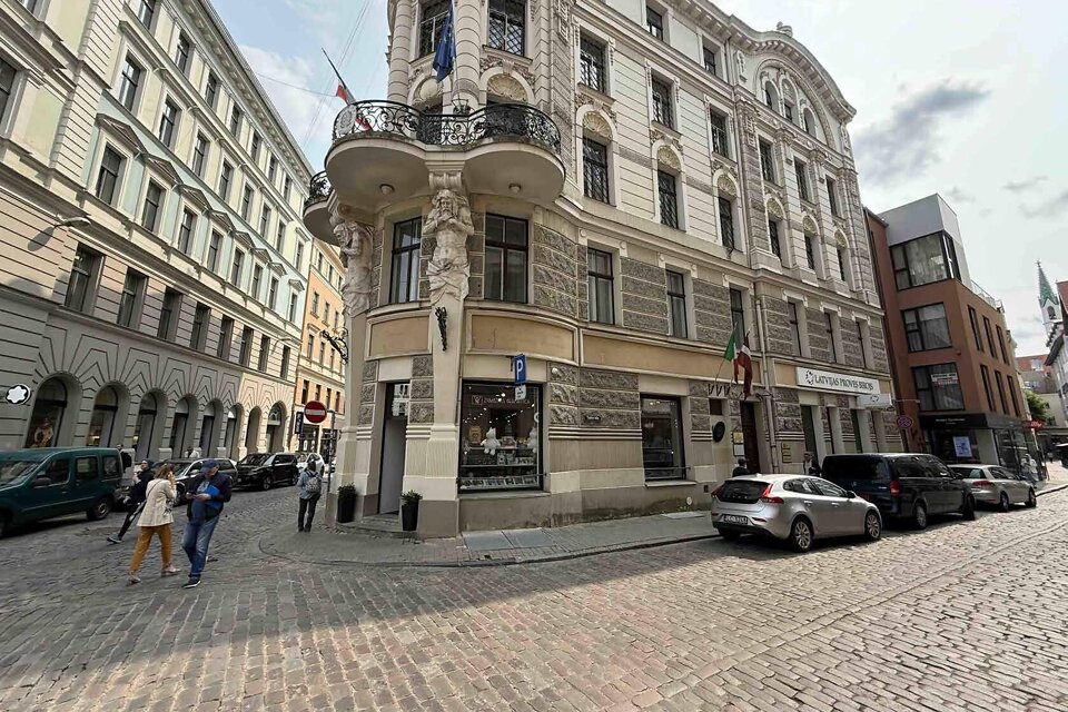 Teātra iela 9, Rīga