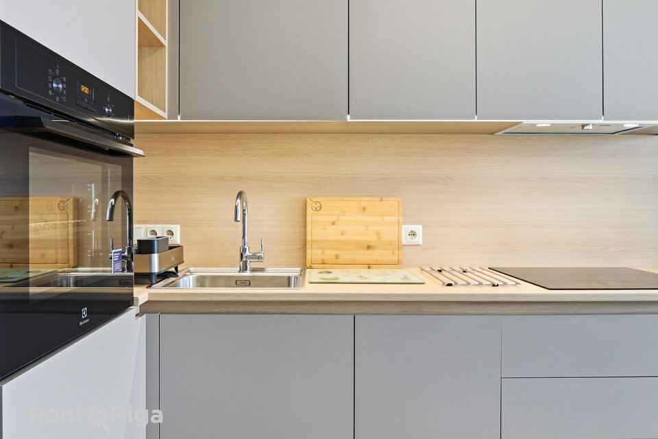 Dzelzavas iela 104, Rīga