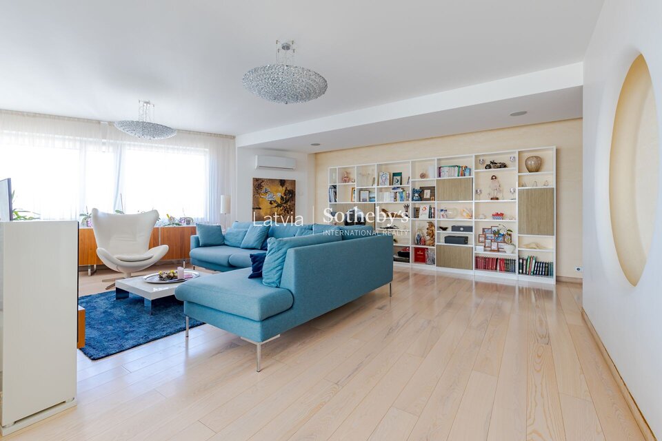 Jāņa Daliņa iela 8, Rīga