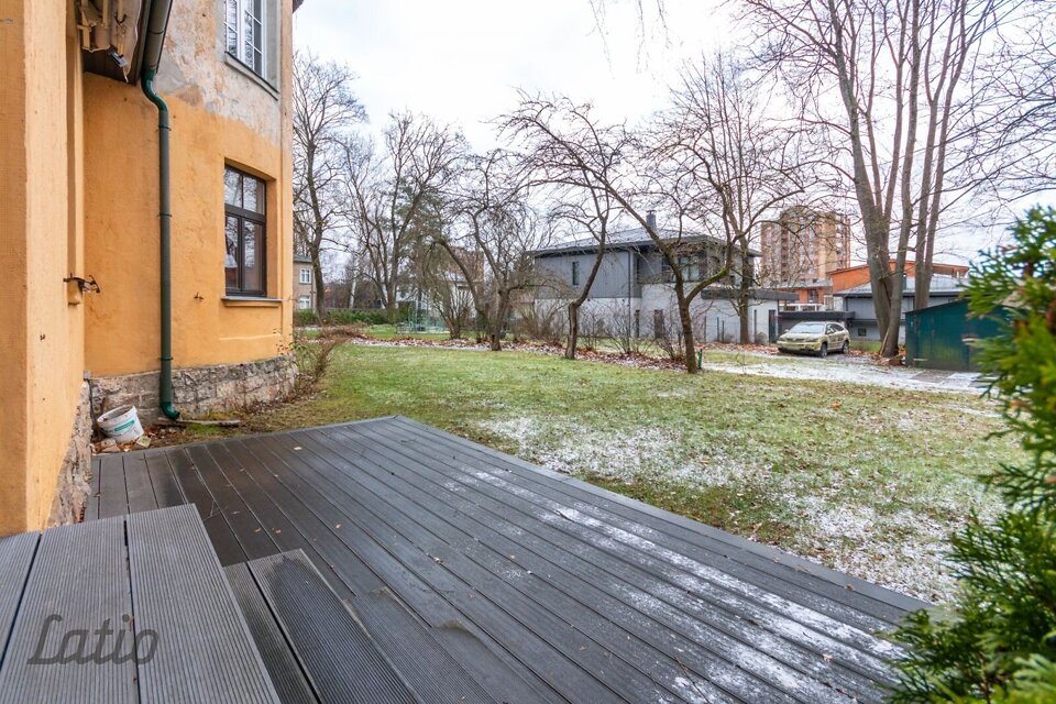 Sudrabu Edžus iela 16, Rīga