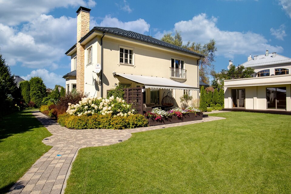 Zušu iela 23, Rīga