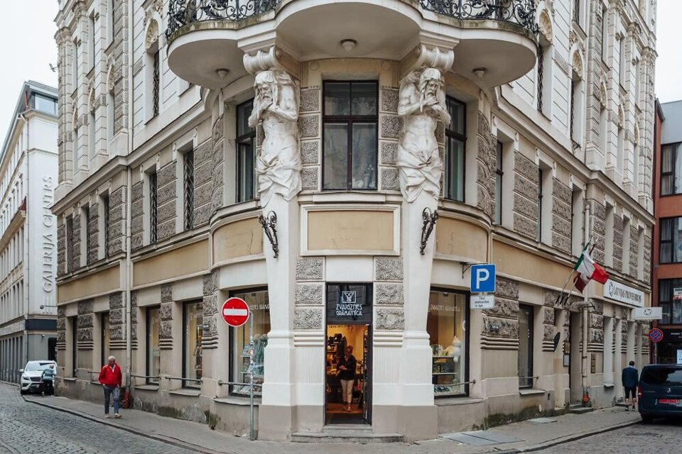 Teātra iela 9, Rīga