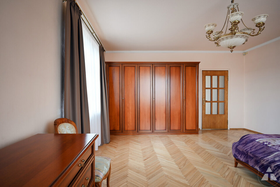 Tulpju iela 11, Rīga