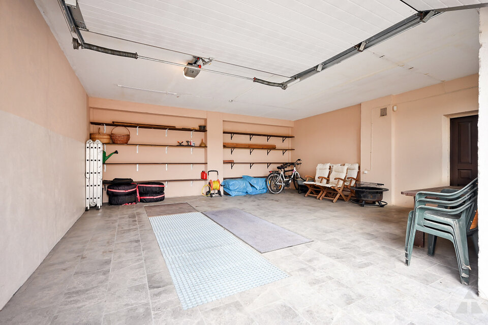 Tulpju iela 11, Rīga