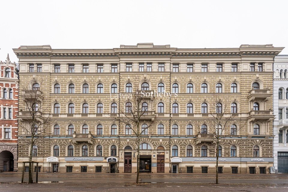 Zigfrīda Annas Meierovica bulvāris 4, Rīga
