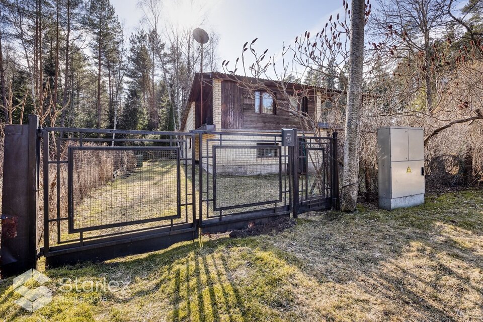 Aļņu iela 24, Saulkrastu nov.