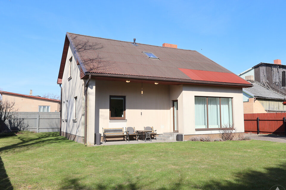 Zirņu iela 51, Liepāja