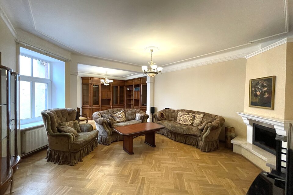 Elizabetes iela 8, Rīga