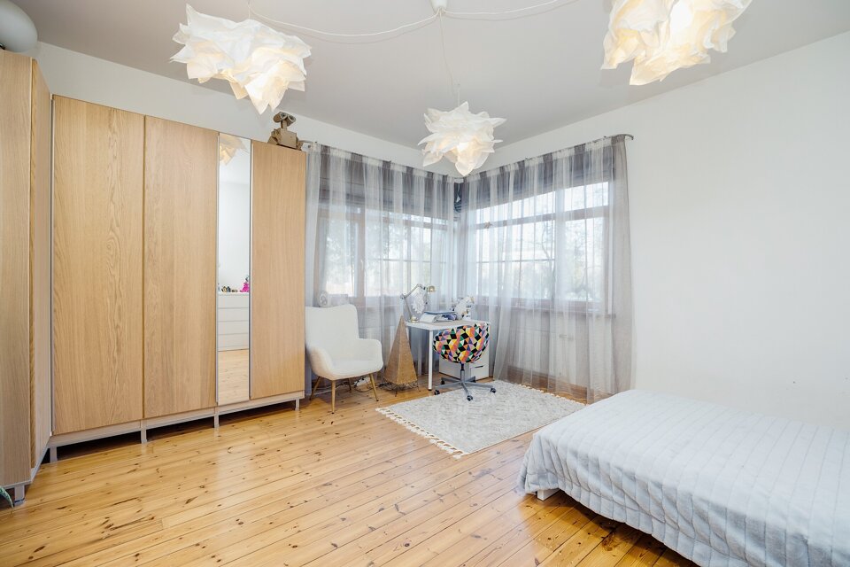 Mežotnes iela 38, Rīga