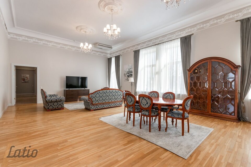 Dubultu prospekts 19, Jūrmala