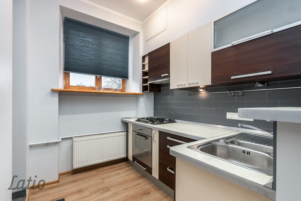 Sudrabu Edžus iela 16, Rīga