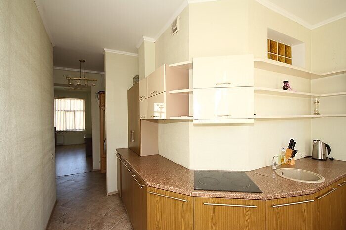 Strūgu iela 2, Rīga