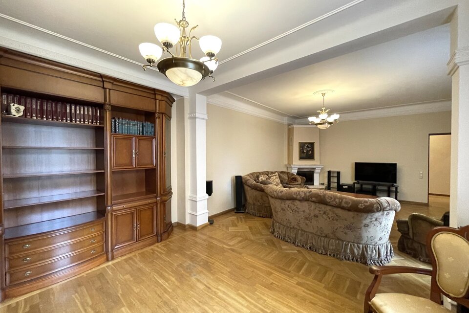 Elizabetes iela 8, Rīga