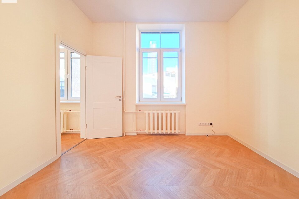 Tērbatas iela 5, Rīga