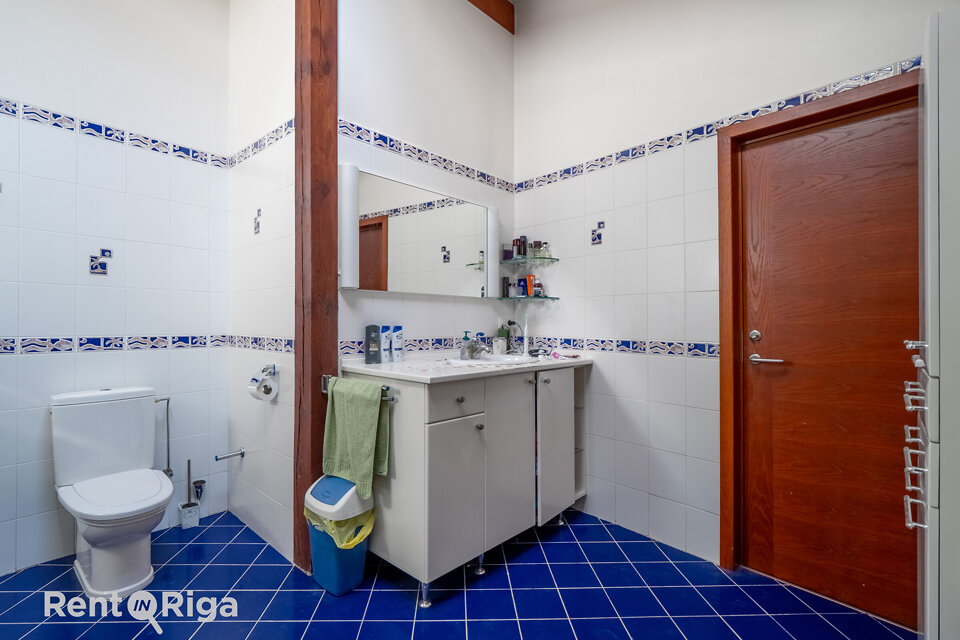 Mazā Smilšu iela 12, Rīga