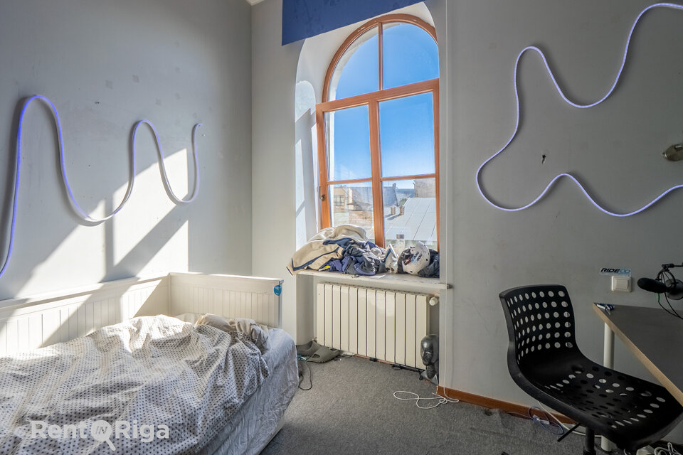 Mazā Smilšu iela 12, Rīga